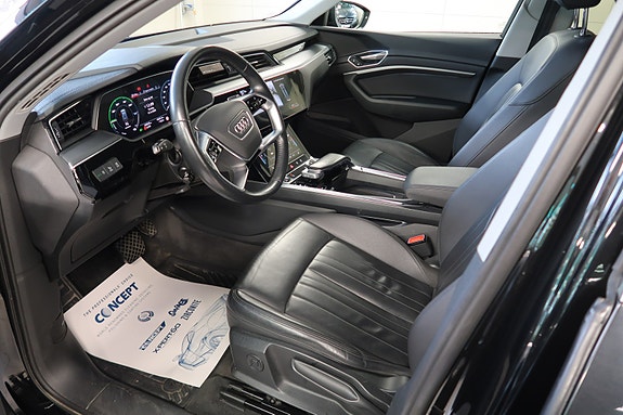 Audi e-tron 23 of 30