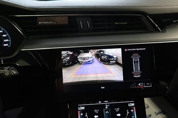 Audi e-tron 30 of 30