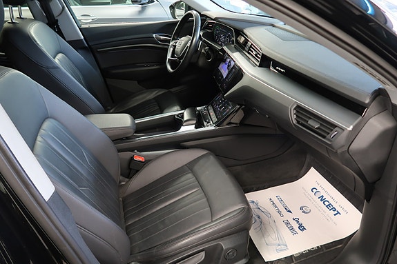 Audi e-tron 26 of 30