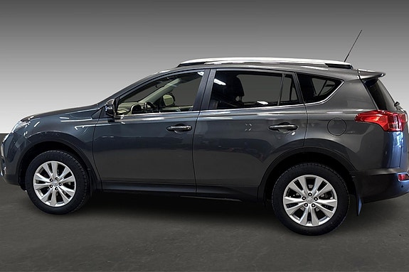 Toyota RAV4 3 of 18