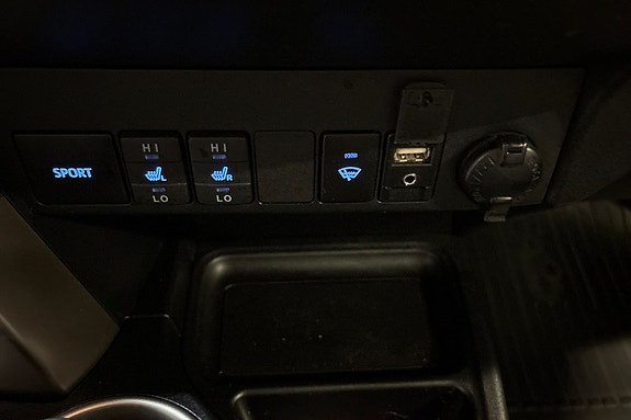 Toyota RAV4 13 of 18
