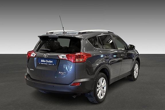 Toyota RAV4 5 of 18