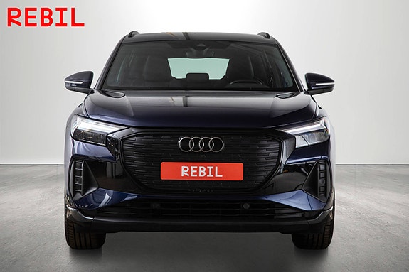 Audi Q4 e-tron 3 of 25