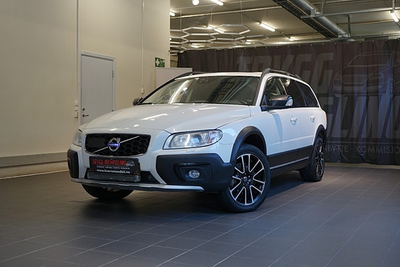Volvo XC70 2 of 30