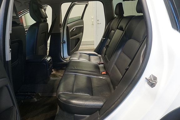 Volvo XC70 26 of 30