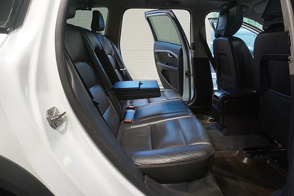 Volvo XC70 24 of 30
