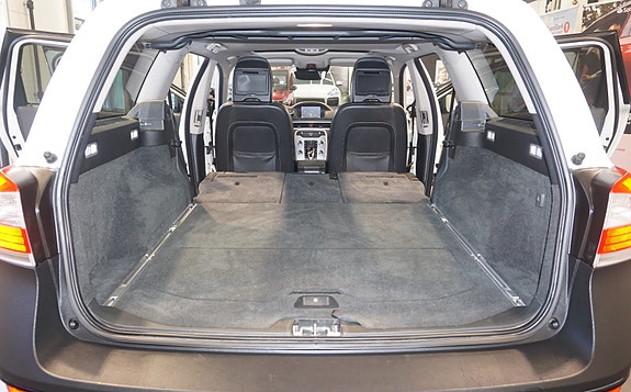 Volvo XC70 18 of 30