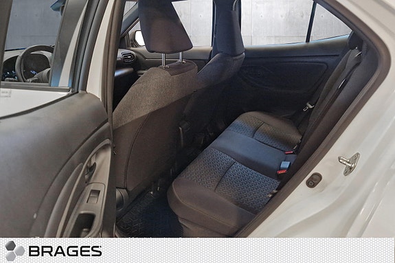 Toyota Yaris Cross 17 of 21