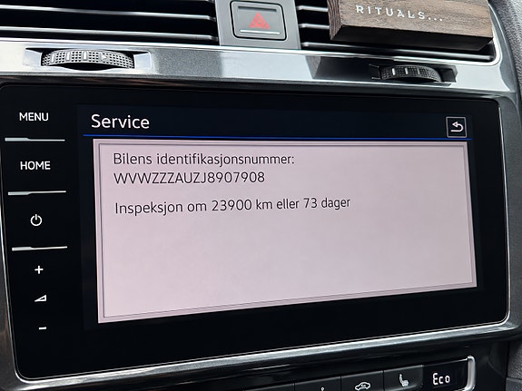 Volkswagen e-Golf VII 17 of 27