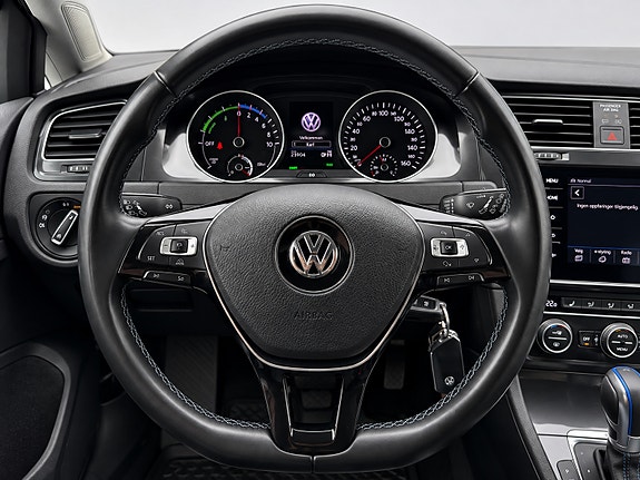 Volkswagen e-Golf VII 11 of 27