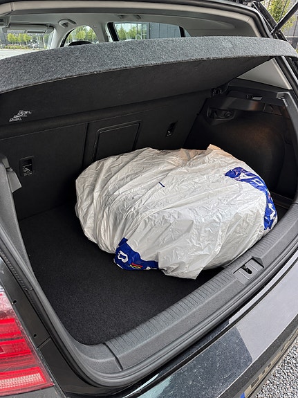 Volkswagen e-Golf VII 23 of 27
