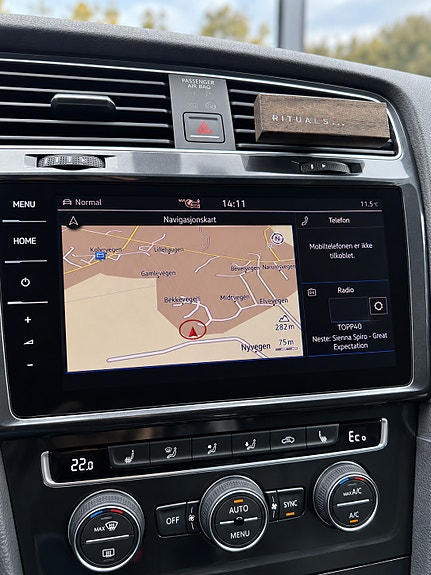 Volkswagen e-Golf VII 19 of 27