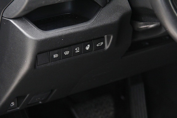 Toyota RAV4 Plug-in Hybrid 19 of 26