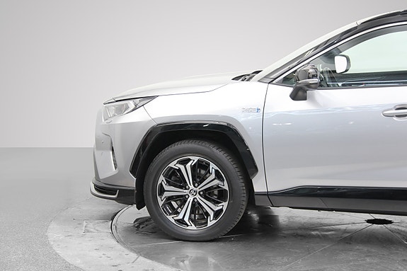 Toyota RAV4 Plug-in Hybrid 9 of 26