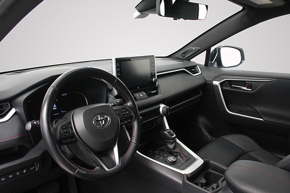 Toyota RAV4 Plug-in Hybrid 15 of 26