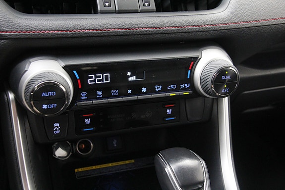 Toyota RAV4 Plug-in Hybrid 26 of 26