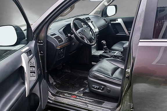 Toyota Land Cruiser 10 of 20
