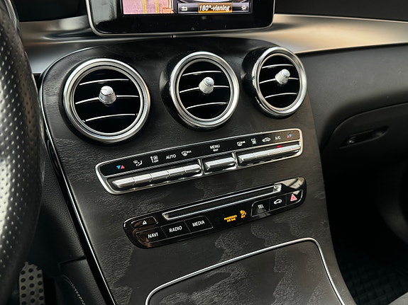Mercedes-Benz GLC350 e 18 of 30