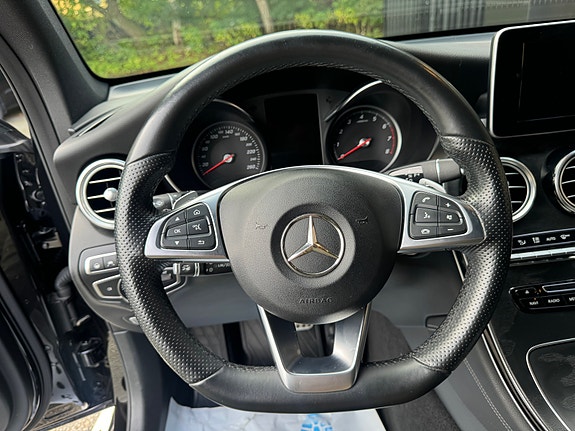 Mercedes-Benz GLC350 e 16 of 30