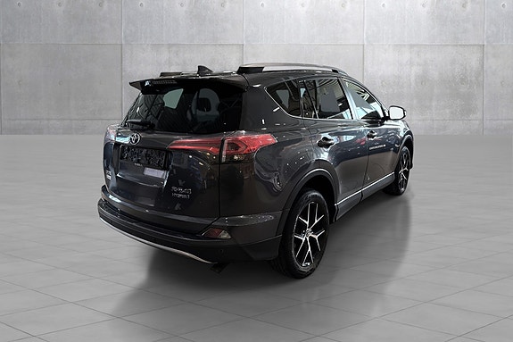 Toyota RAV4 5 of 18