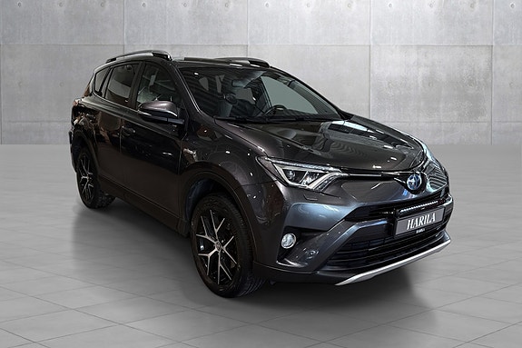 Toyota RAV4 7 of 18