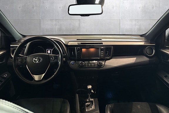 Toyota RAV4 11 of 18