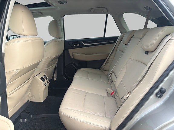 Subaru Outback 12 of 30