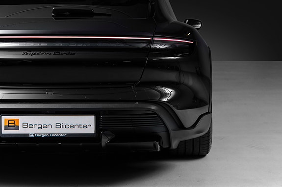 Porsche Taycan Turbo 6 of 30