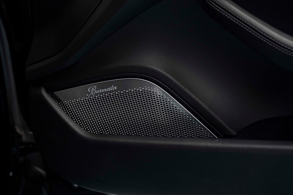 Porsche Taycan Turbo 23 of 30