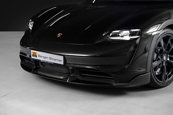 Porsche Taycan Turbo 3 of 30