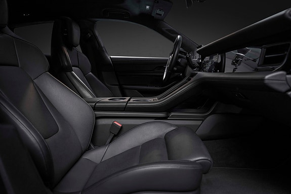 Porsche Taycan Turbo 16 of 30