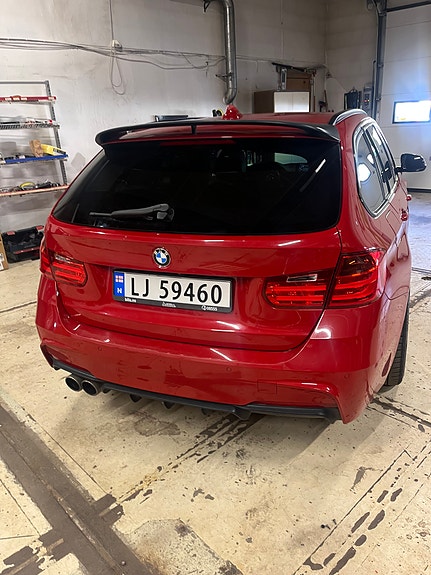 BMW 320i 6 of 24