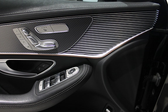 Mercedes-Benz EQC400 5 of 23