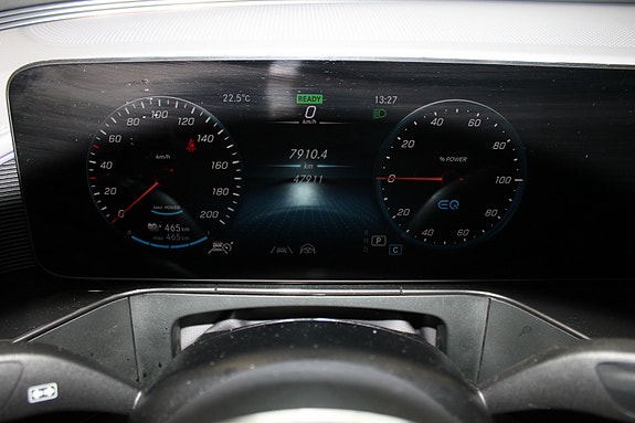 Mercedes-Benz EQC400 11 of 23