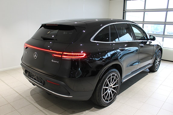 Mercedes-Benz EQC400 20 of 23