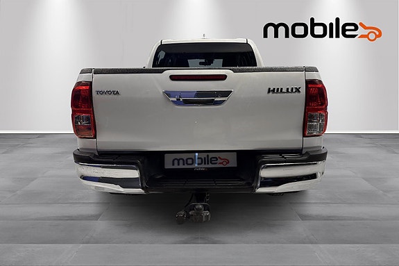 Toyota HiLux 4 of 26