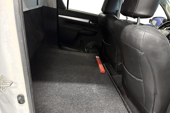 Toyota HiLux 22 of 26