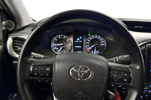 Toyota HiLux 9 of 26