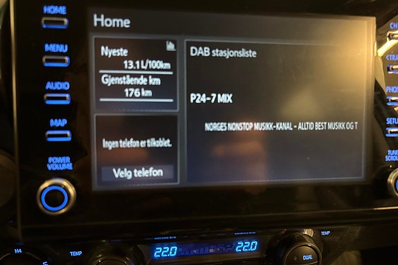Toyota HiLux 13 of 26