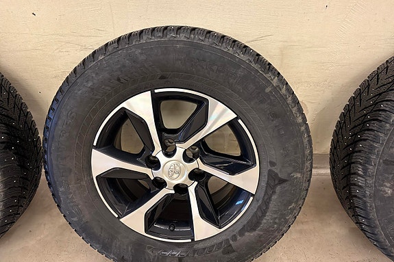 Toyota HiLux 25 of 26