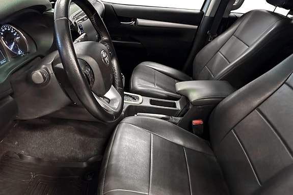 Toyota HiLux 8 of 26