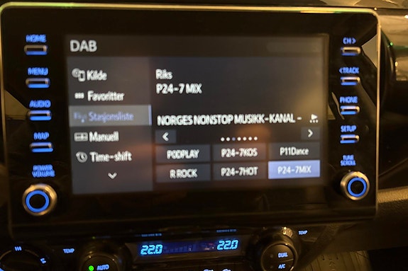 Toyota HiLux 11 of 26