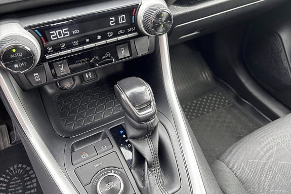 Toyota RAV4 22 of 22
