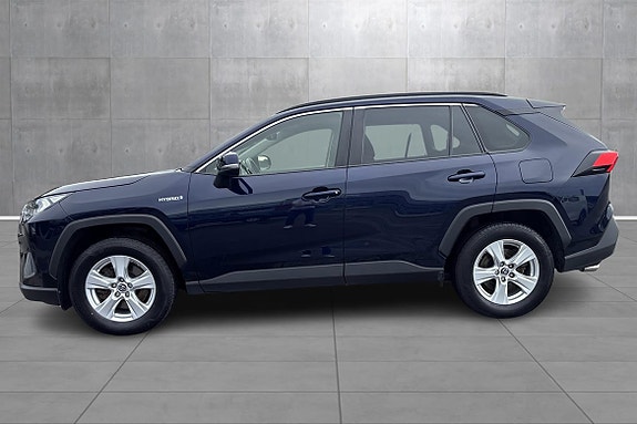 Toyota RAV4 2 of 22