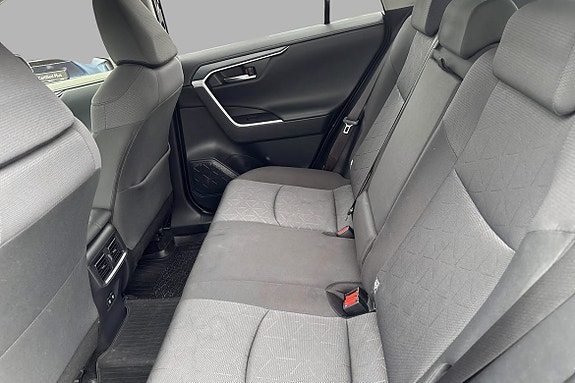 Toyota RAV4 16 of 22