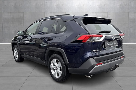 Toyota RAV4 3 of 22