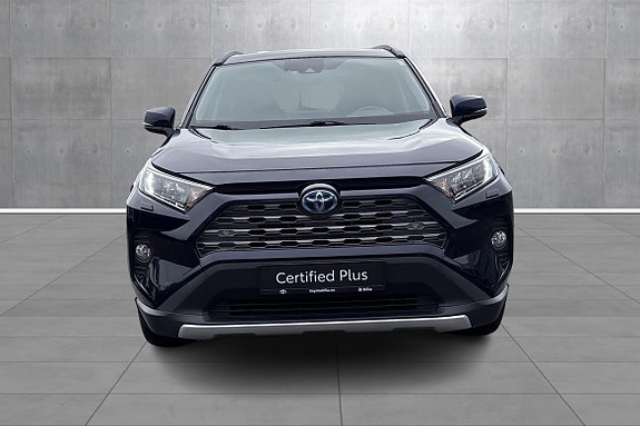 Toyota RAV4 8 of 22