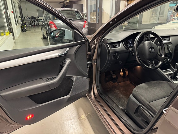Skoda Octavia 10 of 30