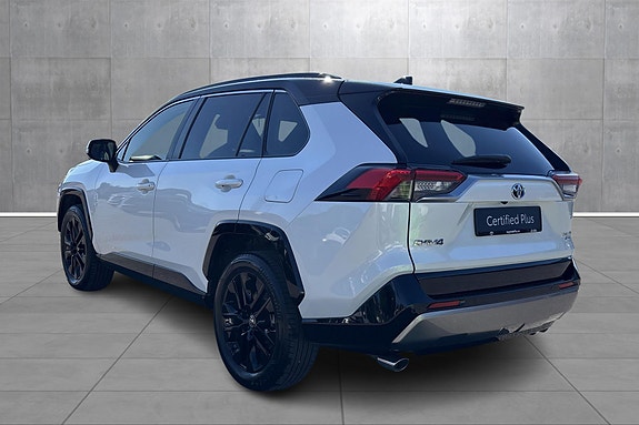 Toyota RAV4 3 of 19