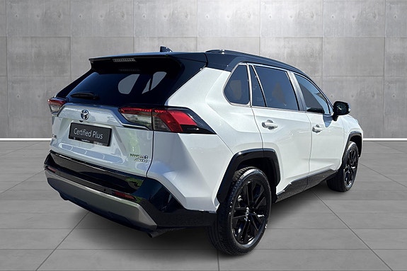 Toyota RAV4 5 of 19